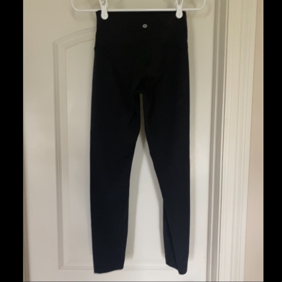 Lululemon Wunder Under Hi-Rise 7/8 Tight, Black, Size 4 - Picture 2 of 2